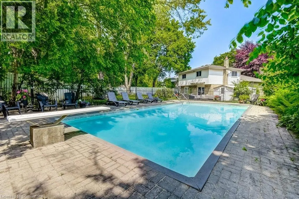 652 AUBURN Crescent