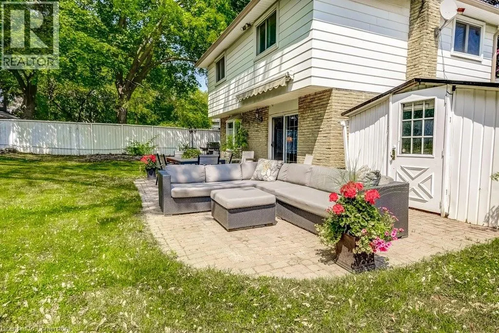 652 AUBURN Crescent