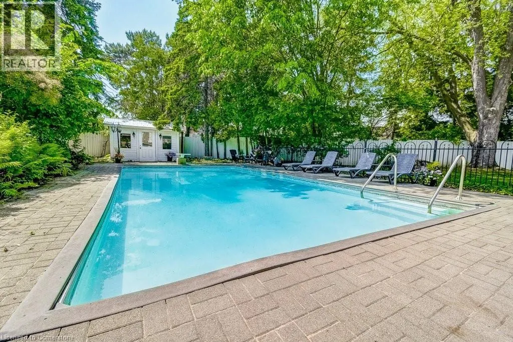 652 AUBURN Crescent