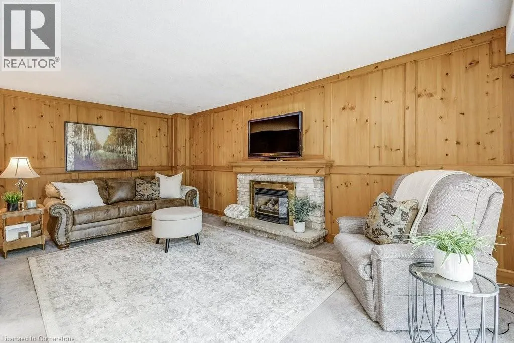 652 AUBURN Crescent