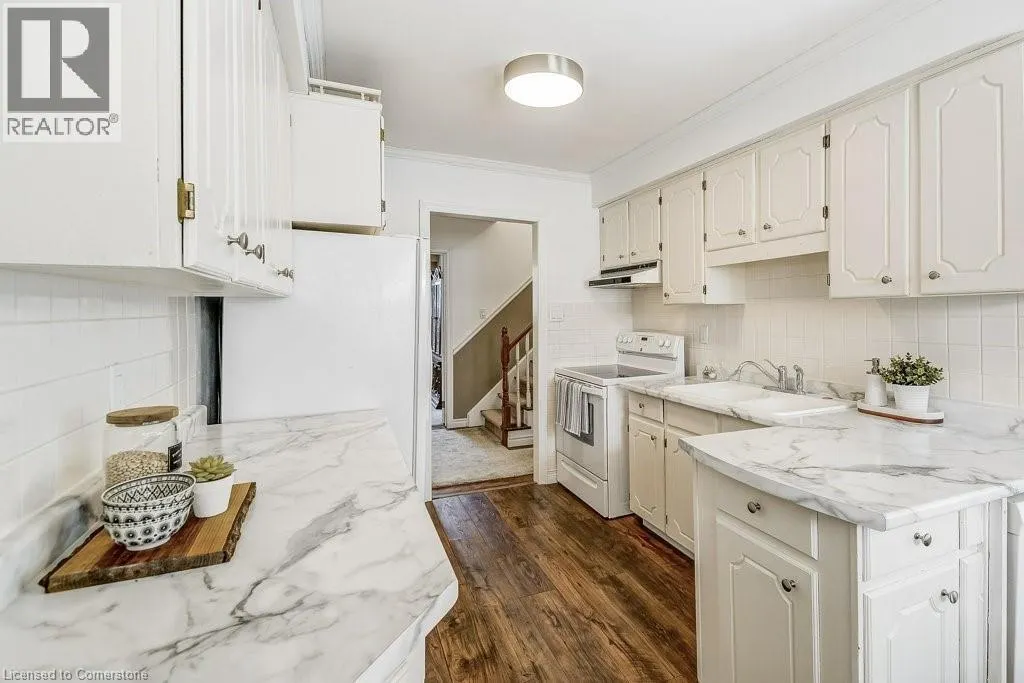 652 AUBURN Crescent