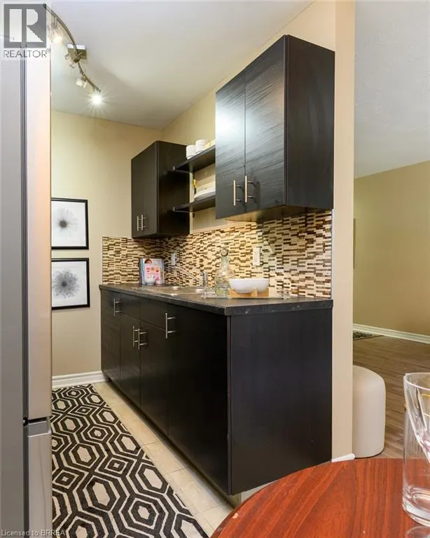 200 CHARLTON Avenue E Unit# 102, #102