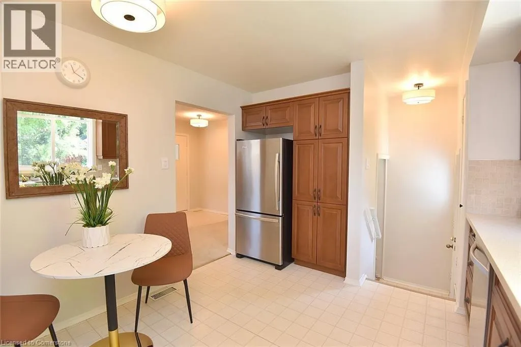 14 HILLTOP Place