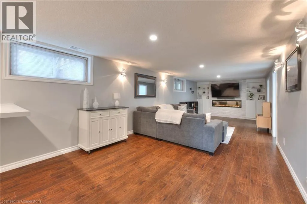 67 ELMWOOD Crescent