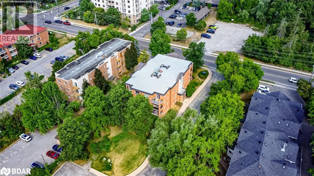 117 EDGEHILL Drive Unit# 203, #203