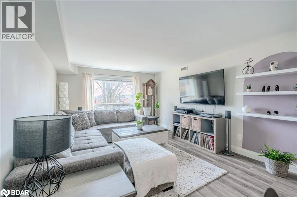 117 EDGEHILL Drive Unit# 203, #203