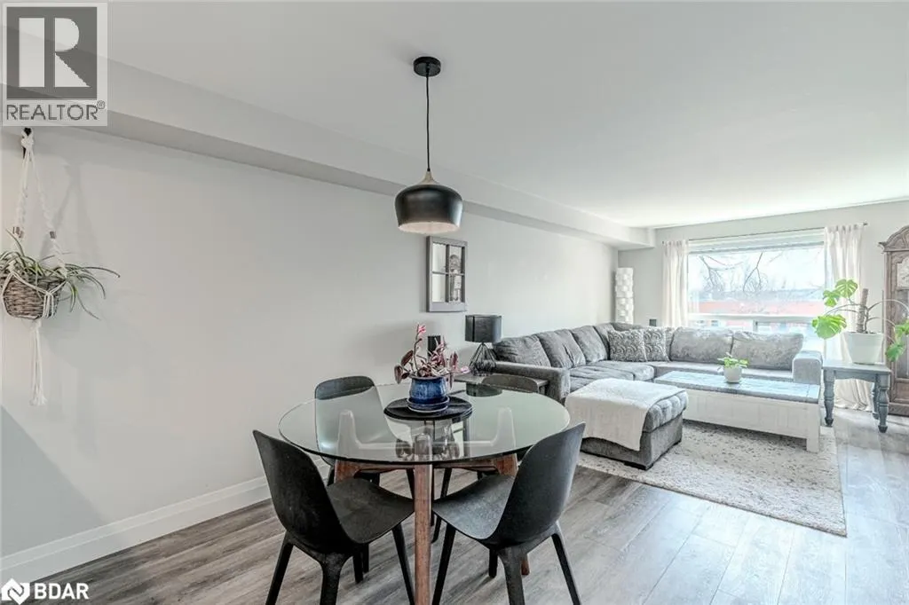 117 EDGEHILL Drive Unit# 203, #203