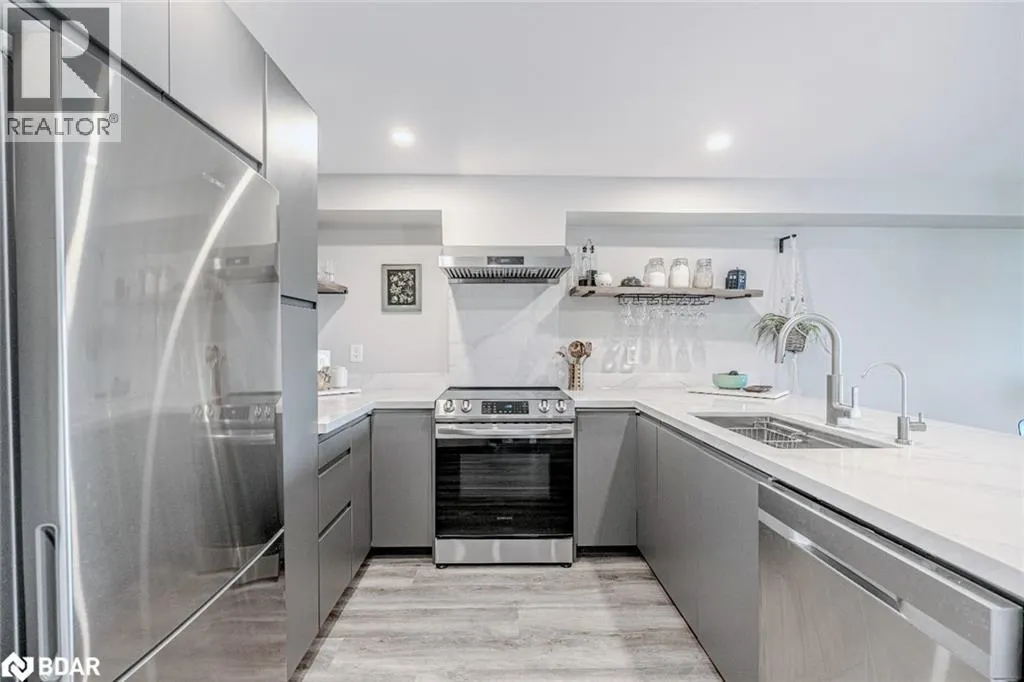 117 EDGEHILL Drive Unit# 203, #203