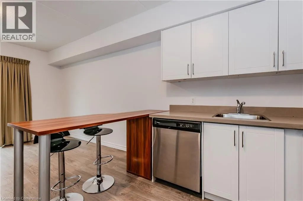 321 SPRUCE Street S Unit# 207, #207