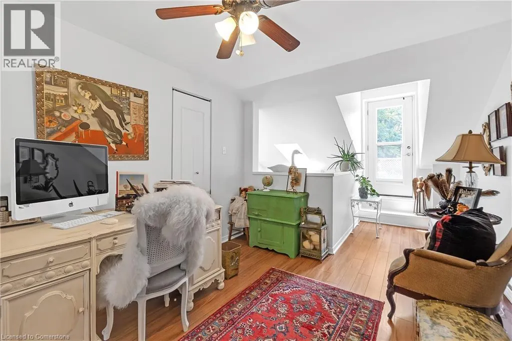 23 MACAULAY Street W Unit# 3, #3