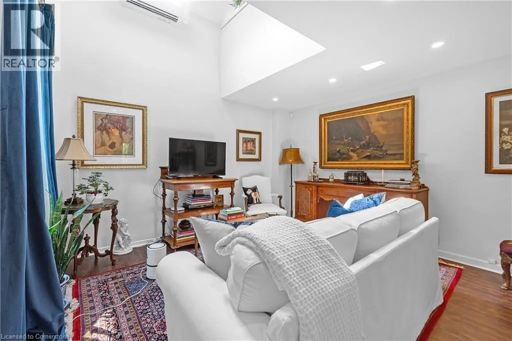 23 MACAULAY Street W Unit# 3, #3