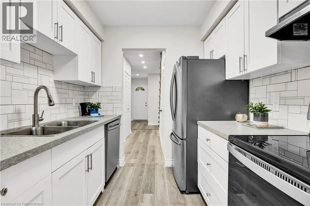 302 COLLEGE AVENUE WEST Avenue Unit# 21, #21