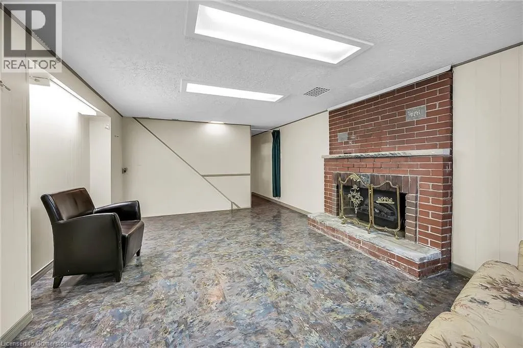 192 EWEN Road