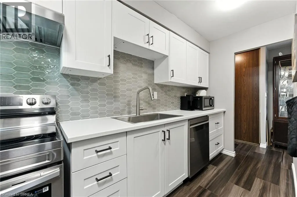 36 HAYHURST Road Unit# 126, #126
