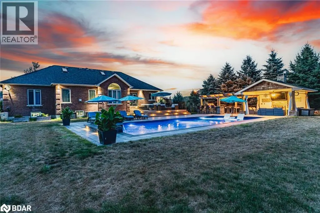5 MUNRO Court