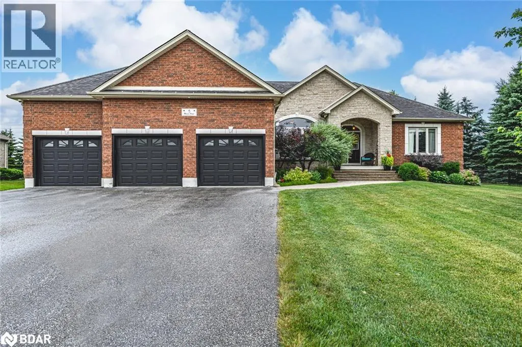 5 MUNRO Court