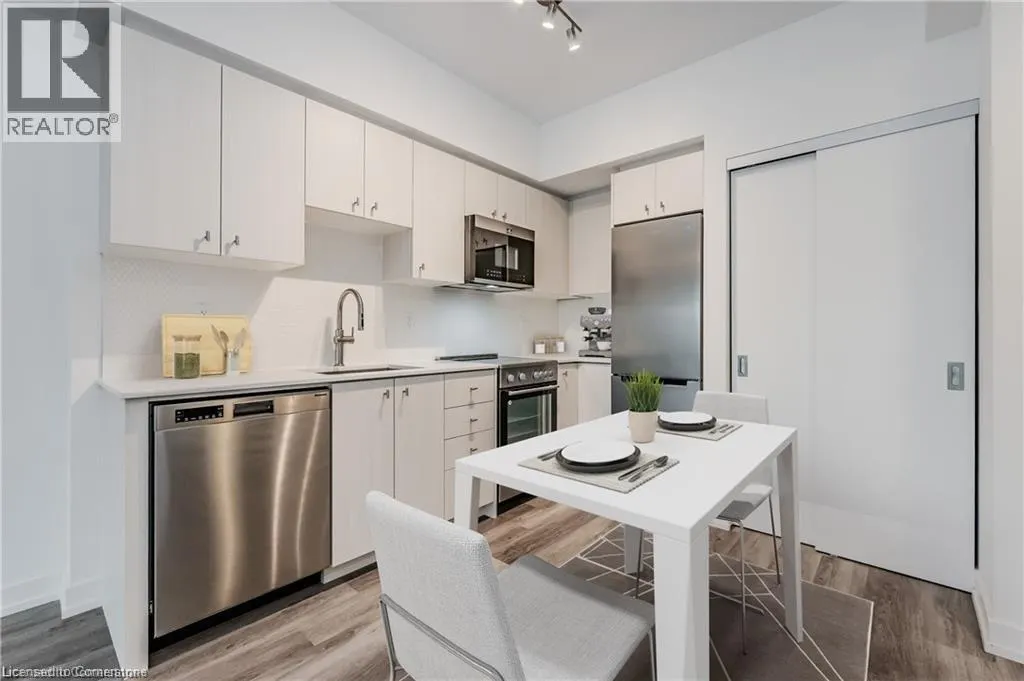 15 WELLINGTON Street S Unit# 2007, #2007