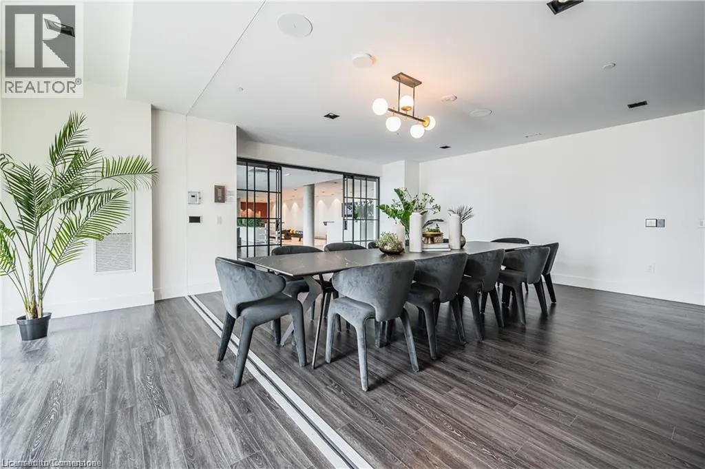 15 WELLINGTON Street S Unit# 2007, #2007