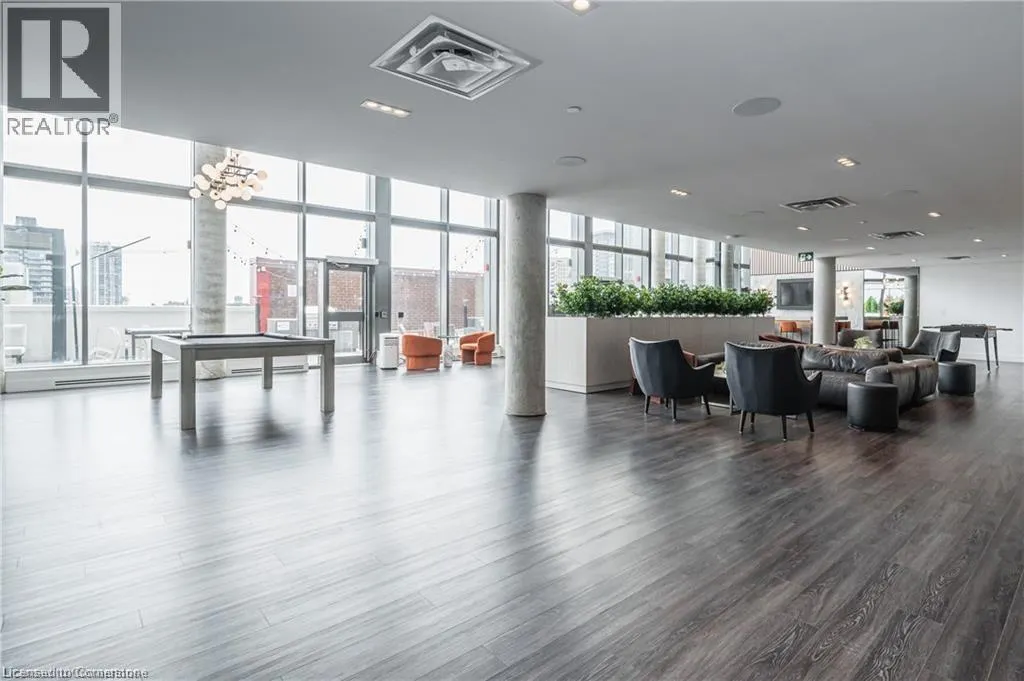 15 WELLINGTON Street S Unit# 2007, #2007