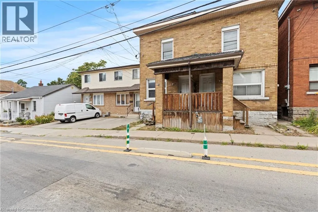 48 LOCKE Street S