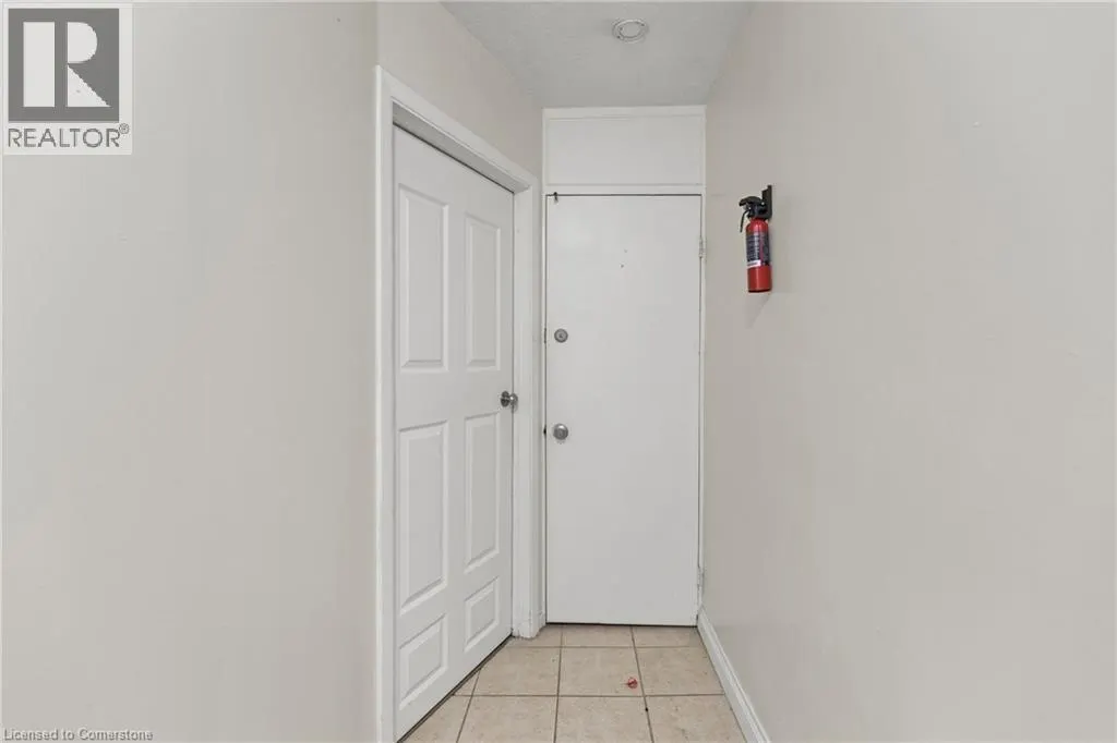 48 LOCKE Street S