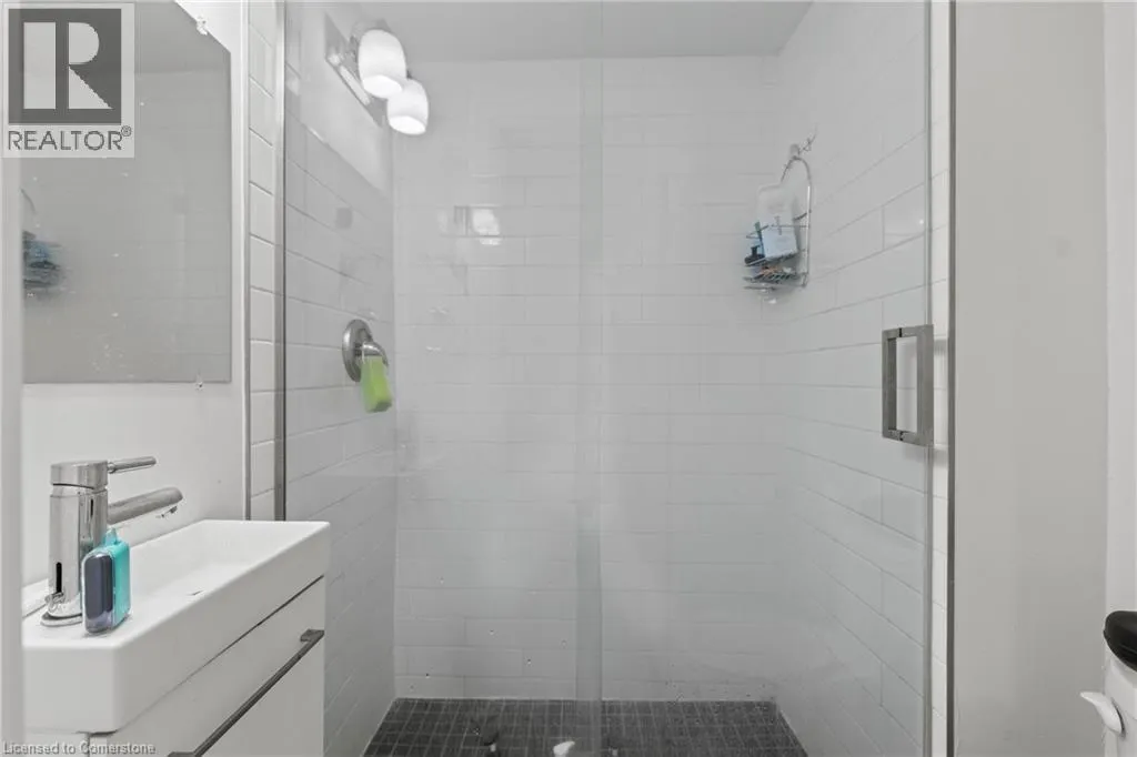 48 LOCKE Street S