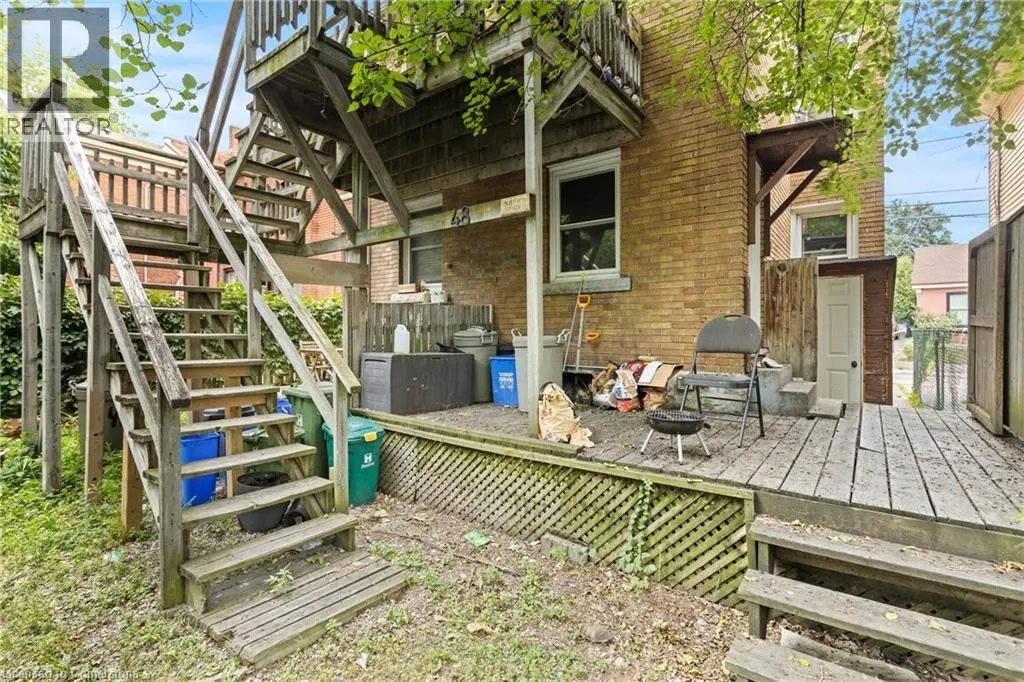 48 LOCKE Street S