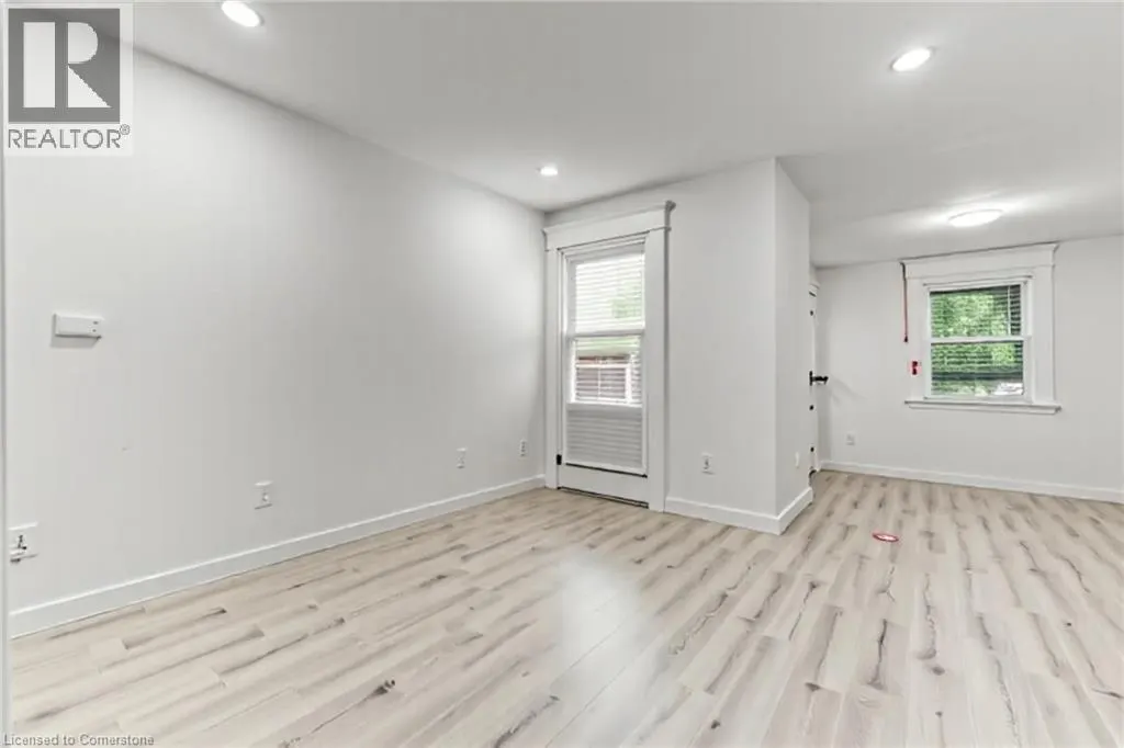 48 LOCKE Street S