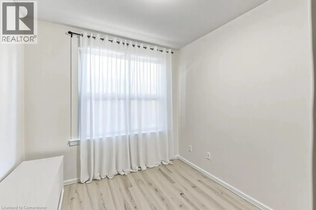 48 LOCKE Street S