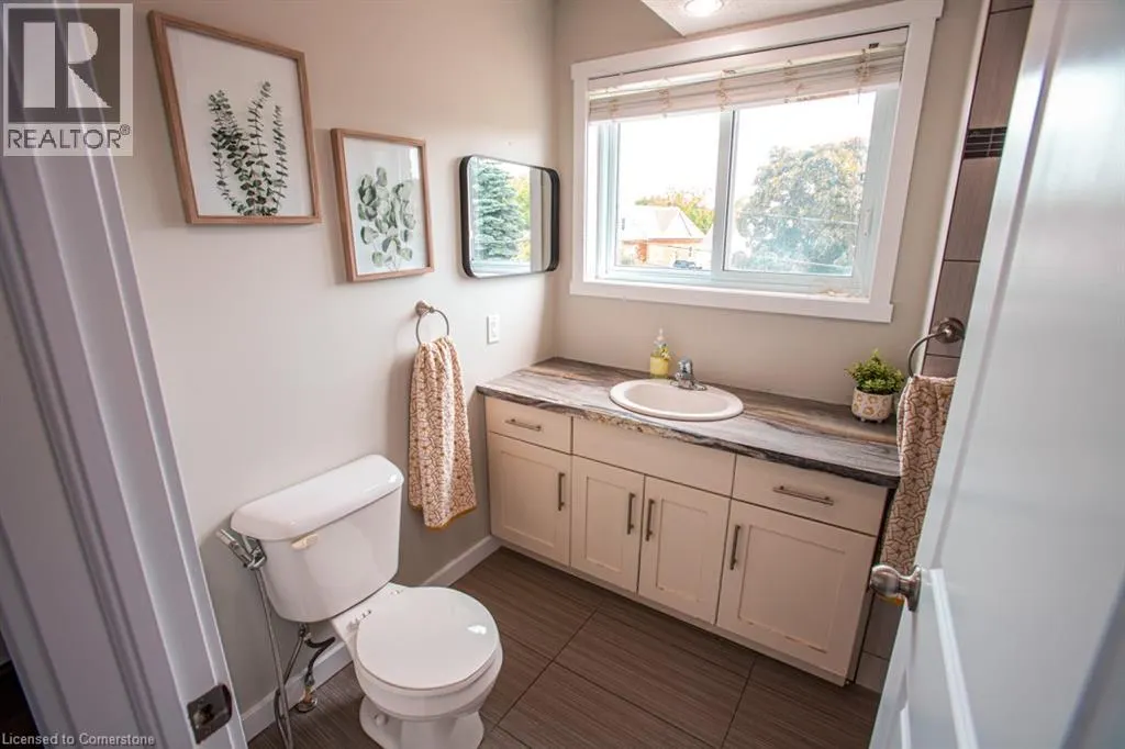 489 EAST Avenue Unit# B, #B