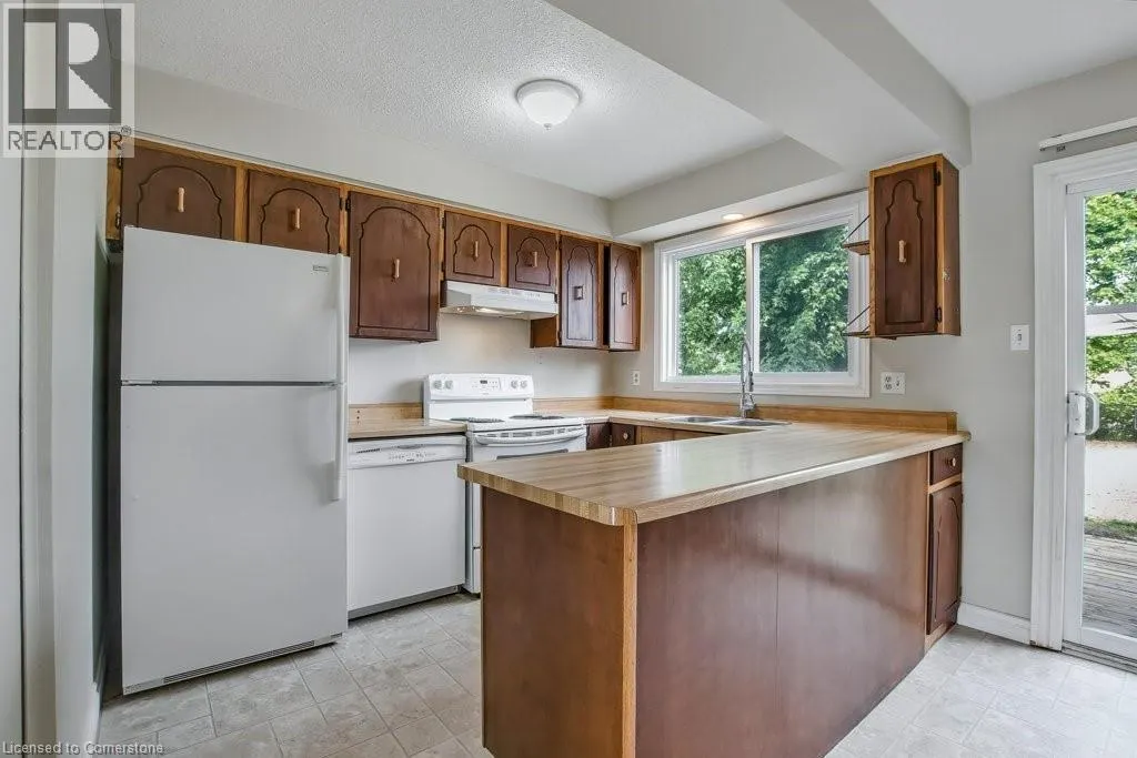 106 MONTEAGLE Crescent