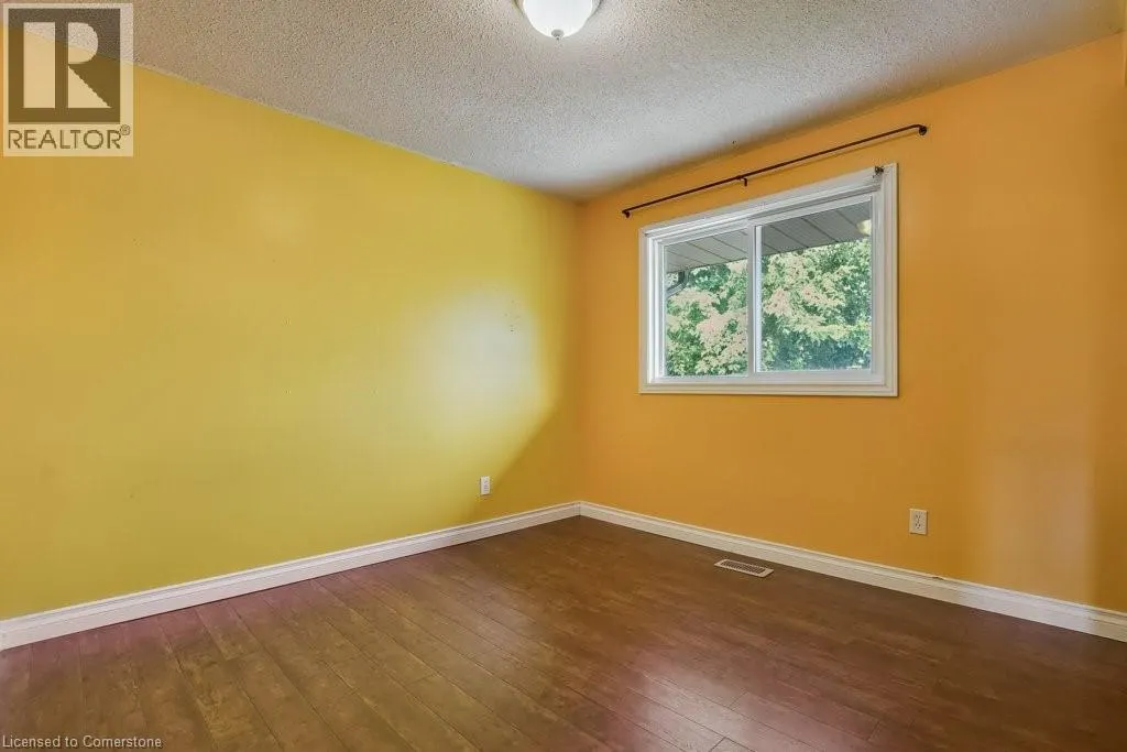 106 MONTEAGLE Crescent