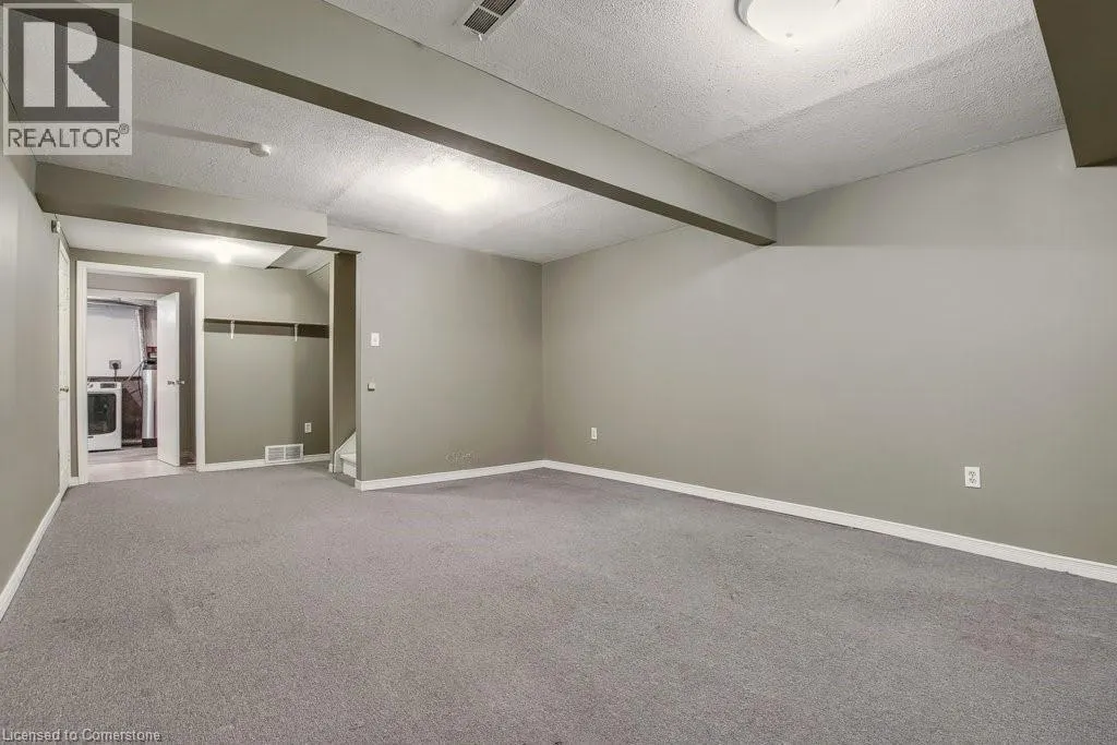 106 MONTEAGLE Crescent