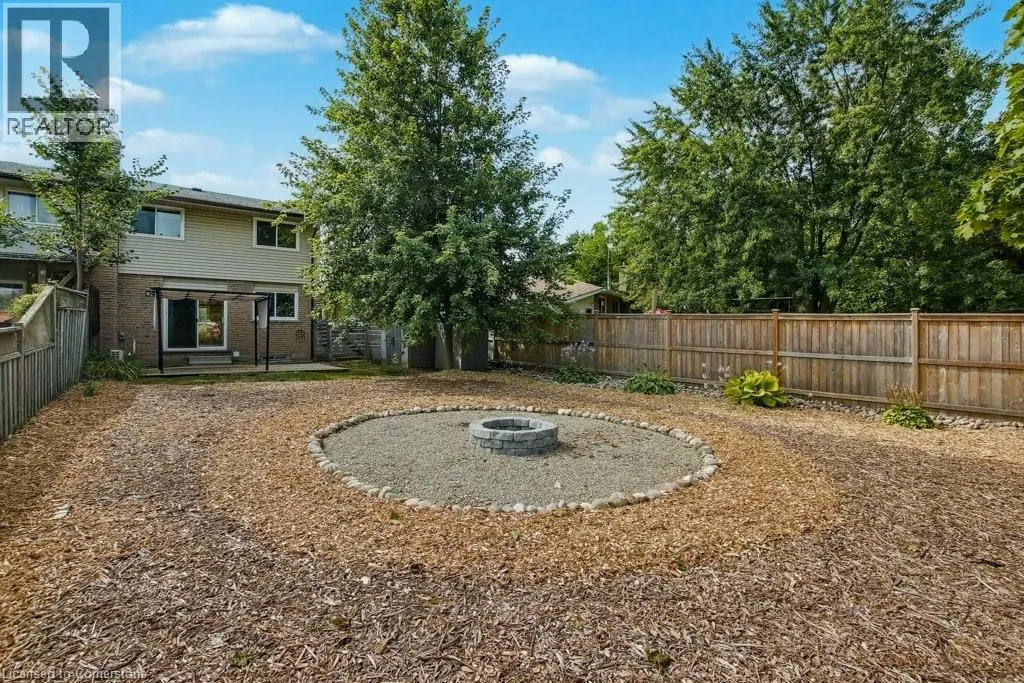 106 MONTEAGLE Crescent