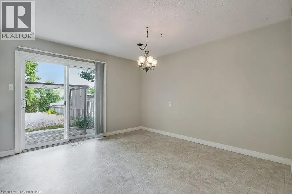 106 MONTEAGLE Crescent