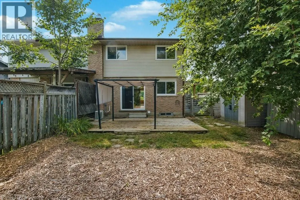 106 MONTEAGLE Crescent