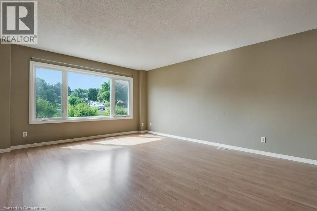 106 MONTEAGLE Crescent