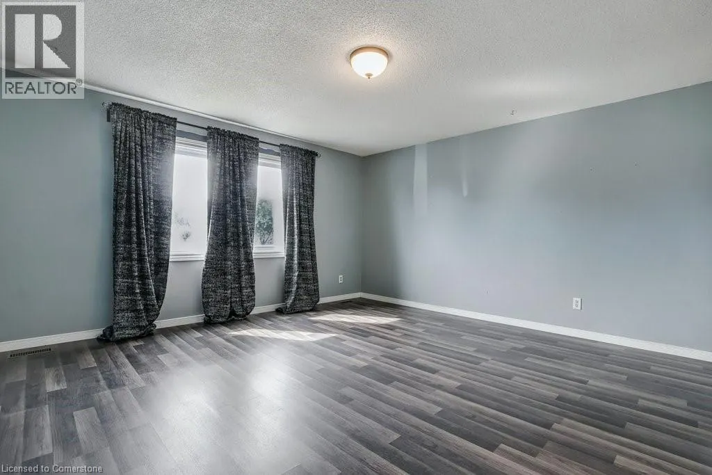 106 MONTEAGLE Crescent