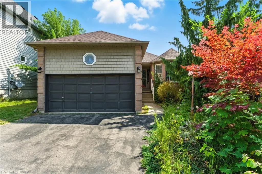 8 EVERGREEN Court