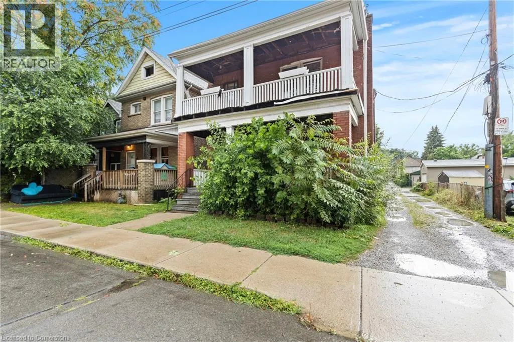 14 NORWAY Avenue