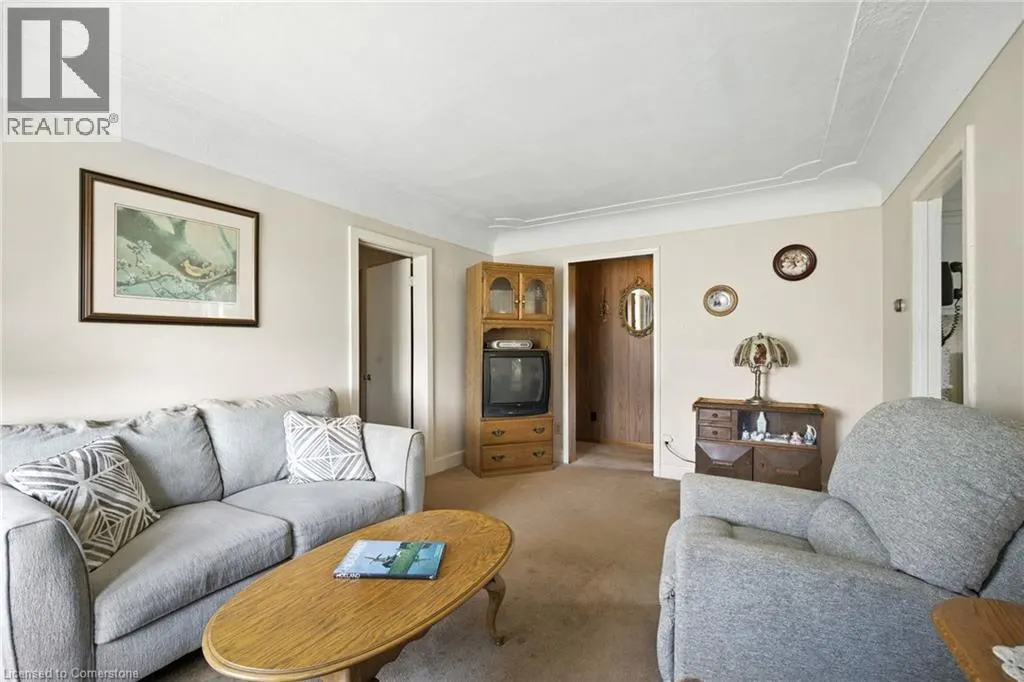 572 PARKSIDE Drive