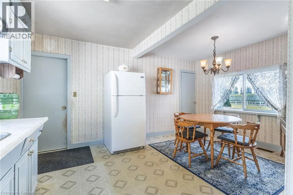 572 PARKSIDE Drive