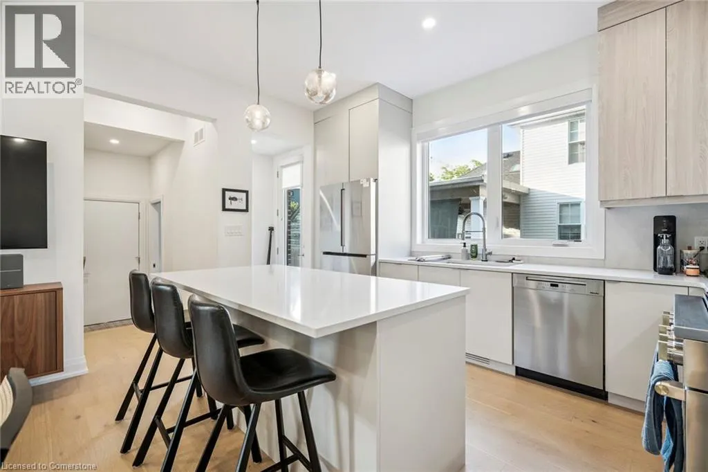 8 PAXTON Avenue