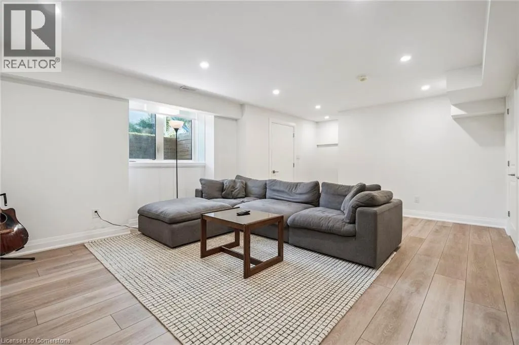8 PAXTON Avenue