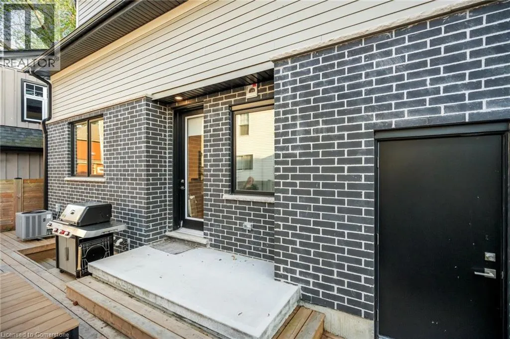 8 PAXTON Avenue