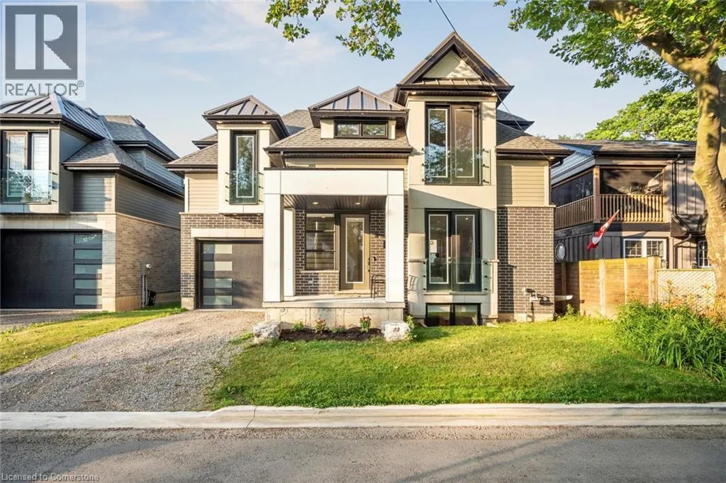 8 PAXTON Avenue