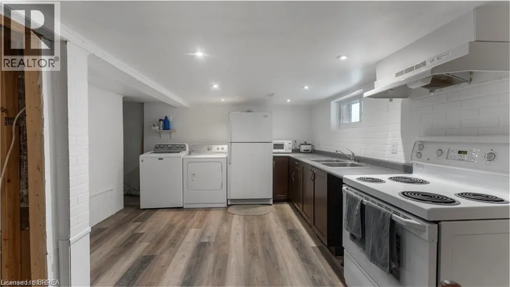 69 LYONS Avenue