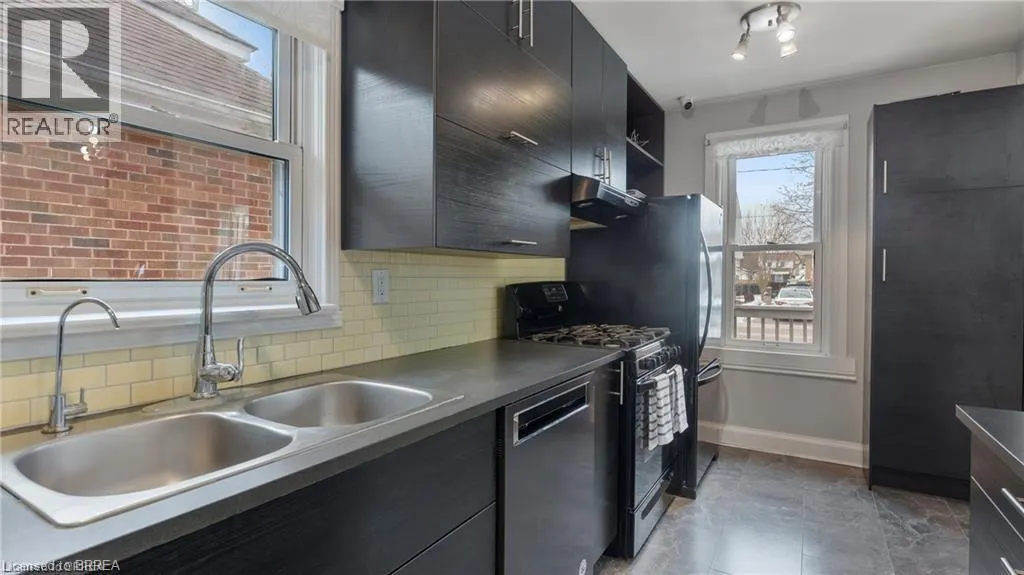 69 LYONS Avenue