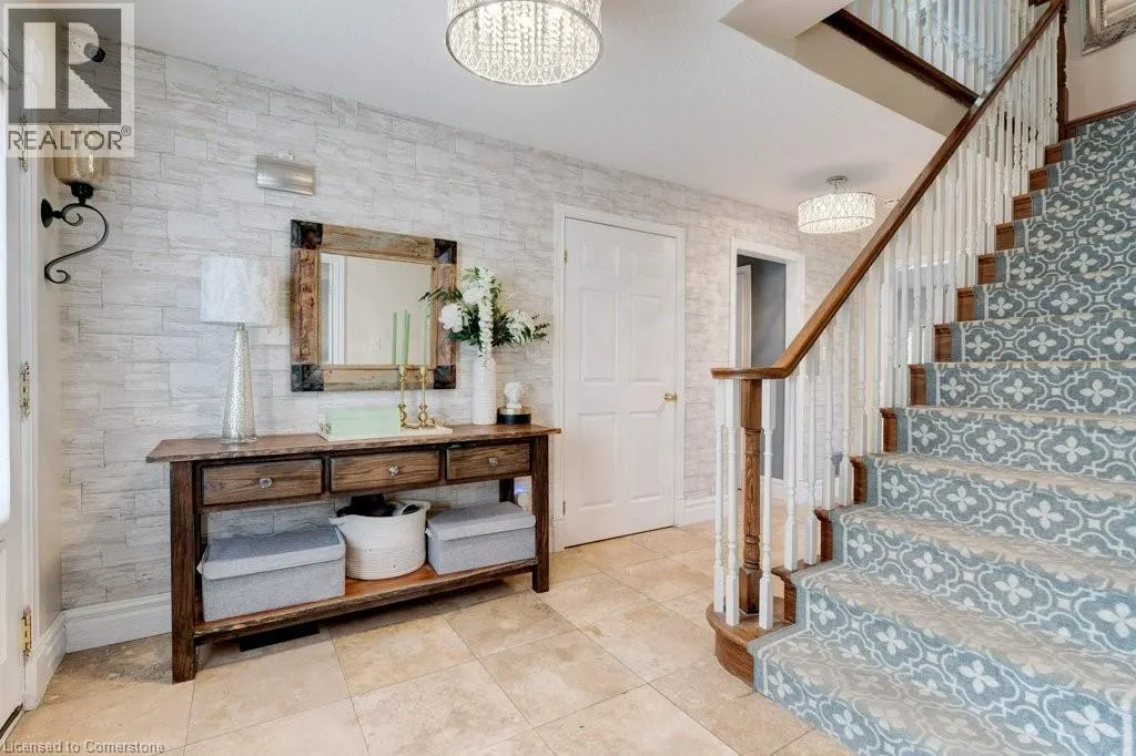 27 PINEWOODS Drive