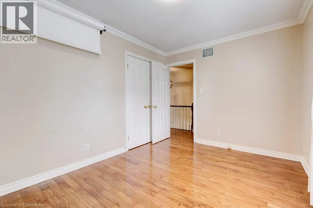 27 PINEWOODS Drive